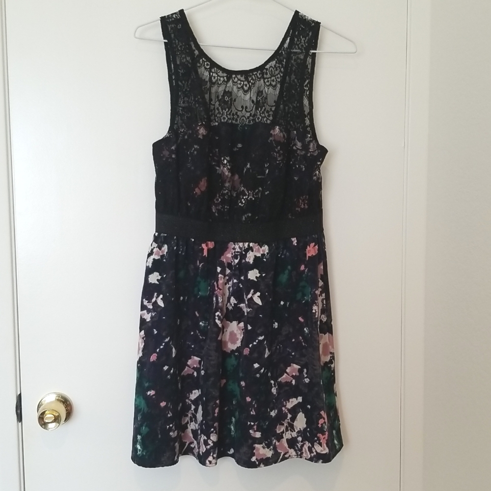 Urban outfitters lace floral dress M